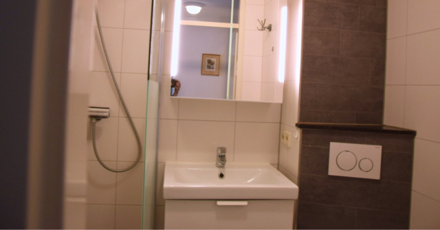 Flat 84 bathroom